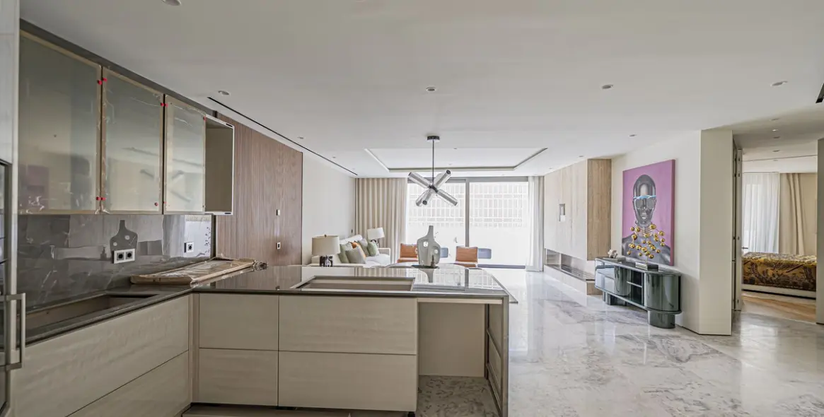 Продажа апартаментов на первом этаже в The Golden Mile 8