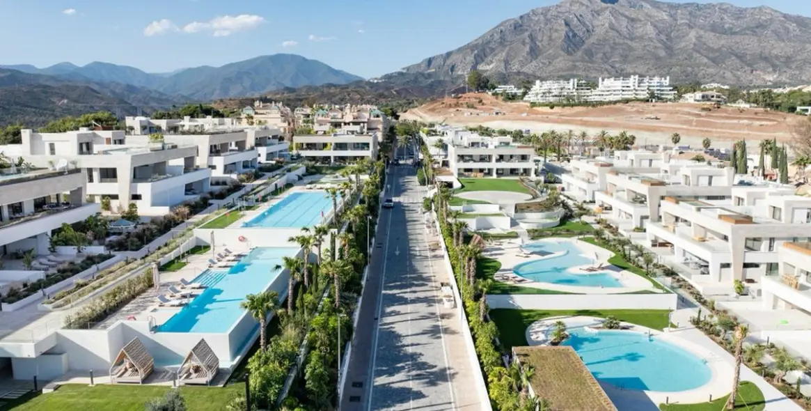 Продажа апартаментов на первом этаже в The Golden Mile 18