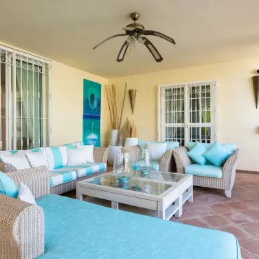 Продажа  отдельно стоящей виллы в Elviria