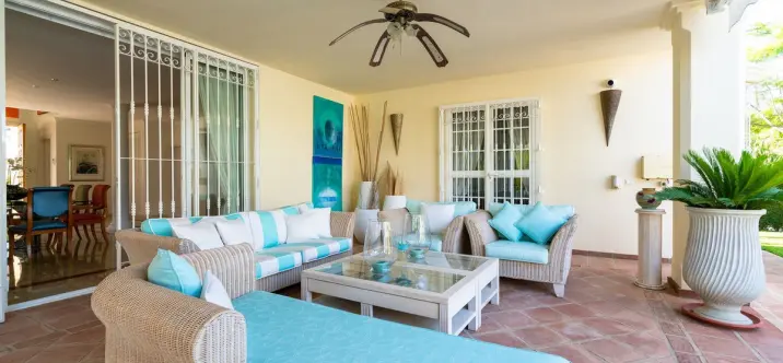 Продажа  отдельно стоящей виллы в Elviria 3