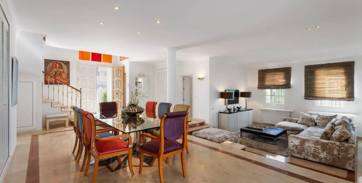 Venta de villa independiente en Elviria 17