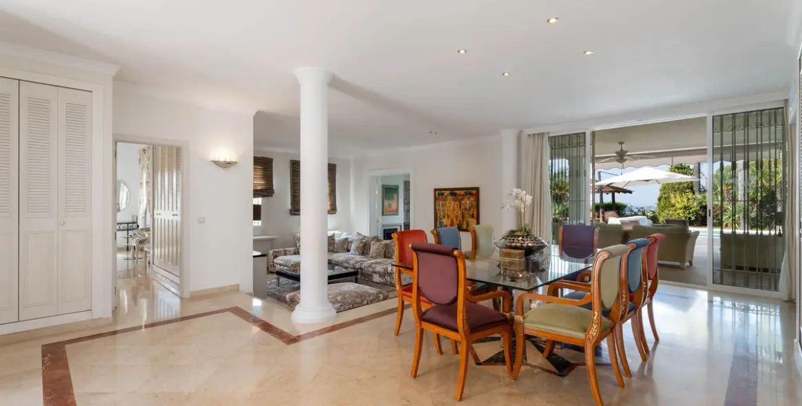 Venta de villa independiente en Elviria 18