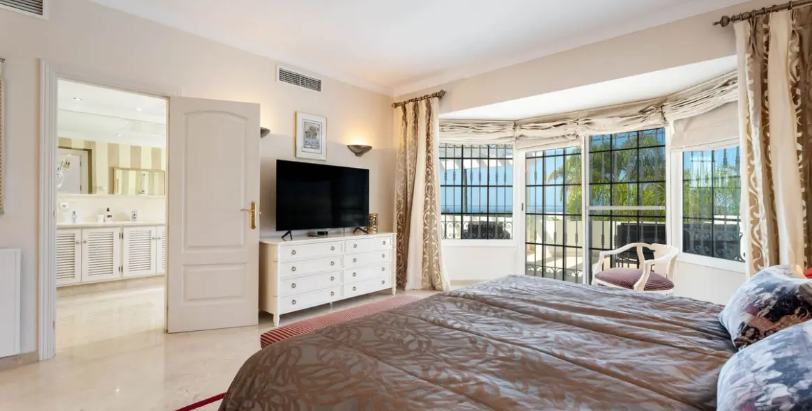 Venta de villa independiente en Elviria 22