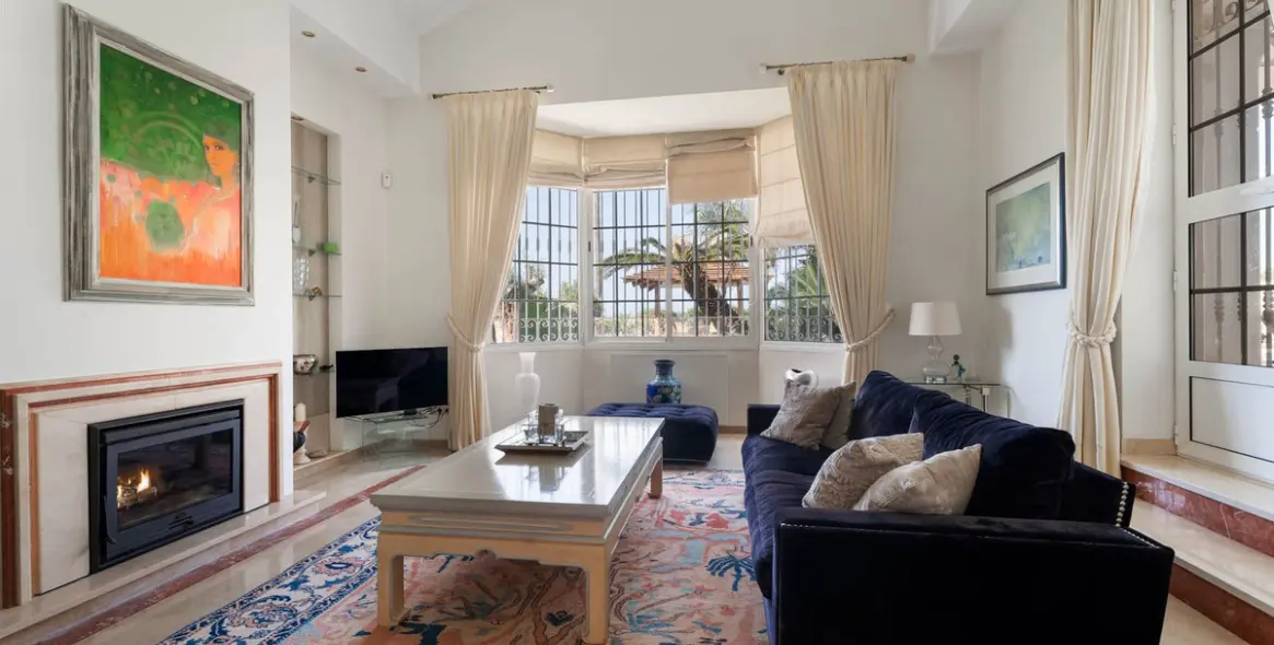 Venta de villa independiente en Elviria 30