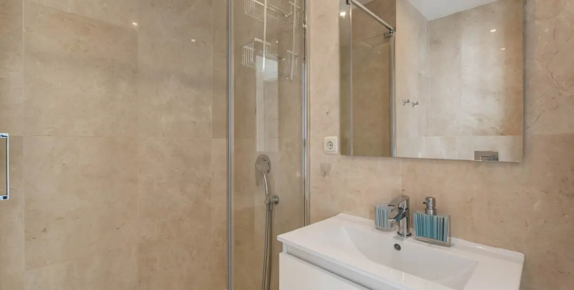 Venta de villa independiente en Elviria 33