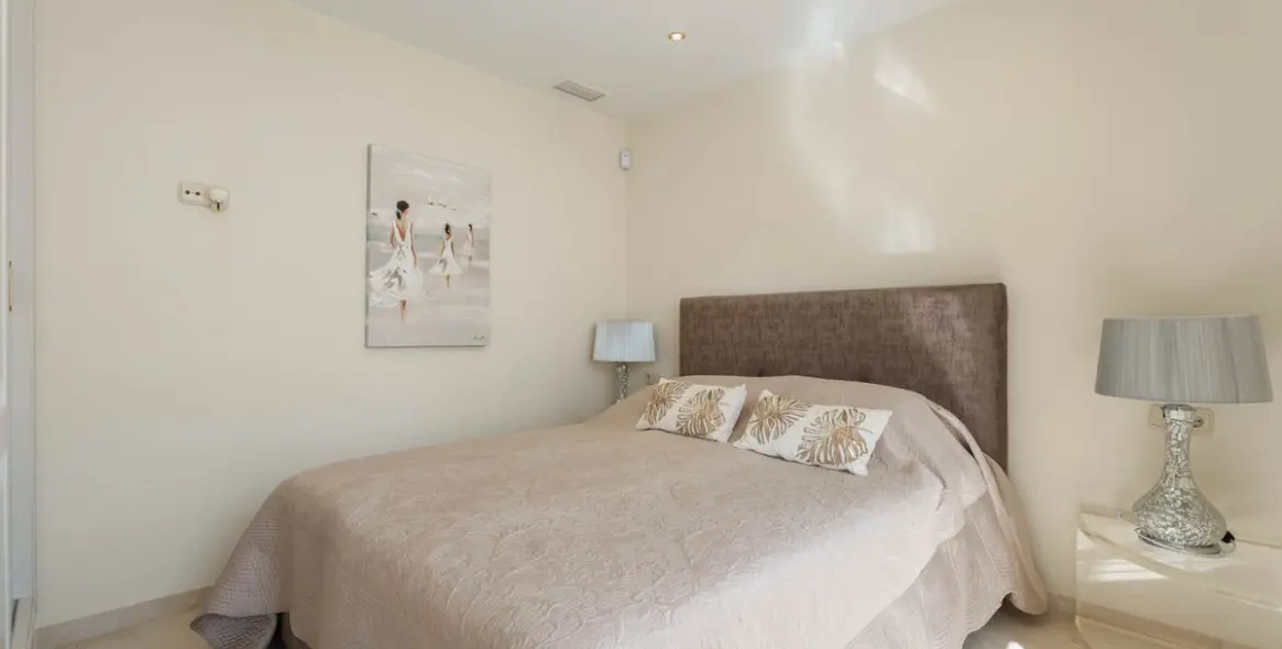 Venta de villa independiente en Elviria 34