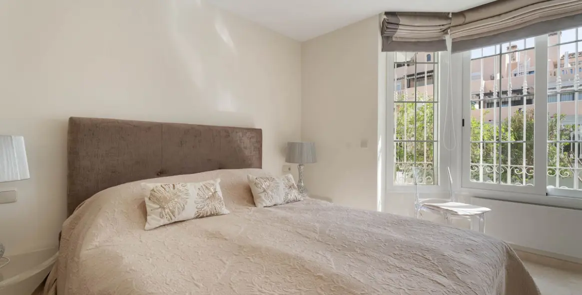 Venta de villa independiente en Elviria 35