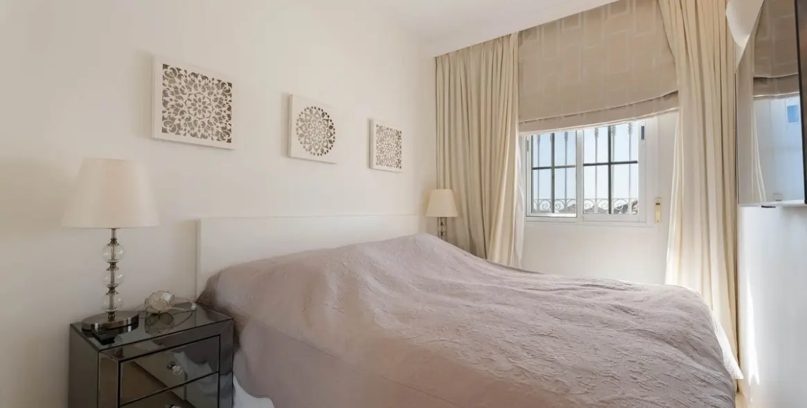 Venta de villa independiente en Elviria 36