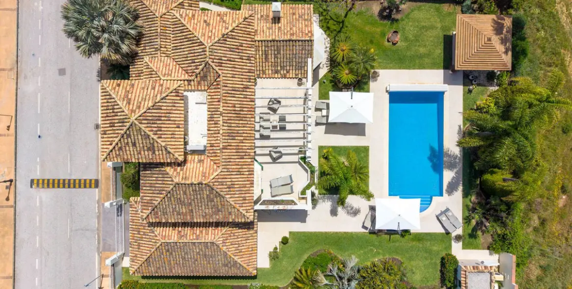Venta de villa independiente en Elviria 41