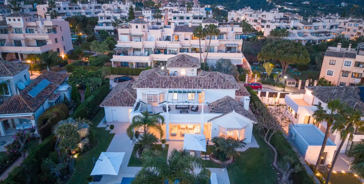 Venta de villa independiente en Elviria 42