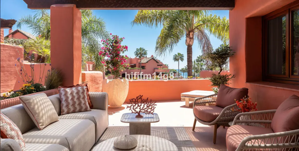 Продажа двухуровневого пентхауса в Estepona 3