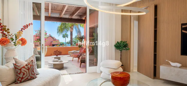 Продажа двухуровневого пентхауса в Estepona 3