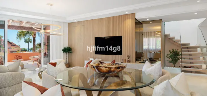 Продажа двухуровневого пентхауса в Estepona 4