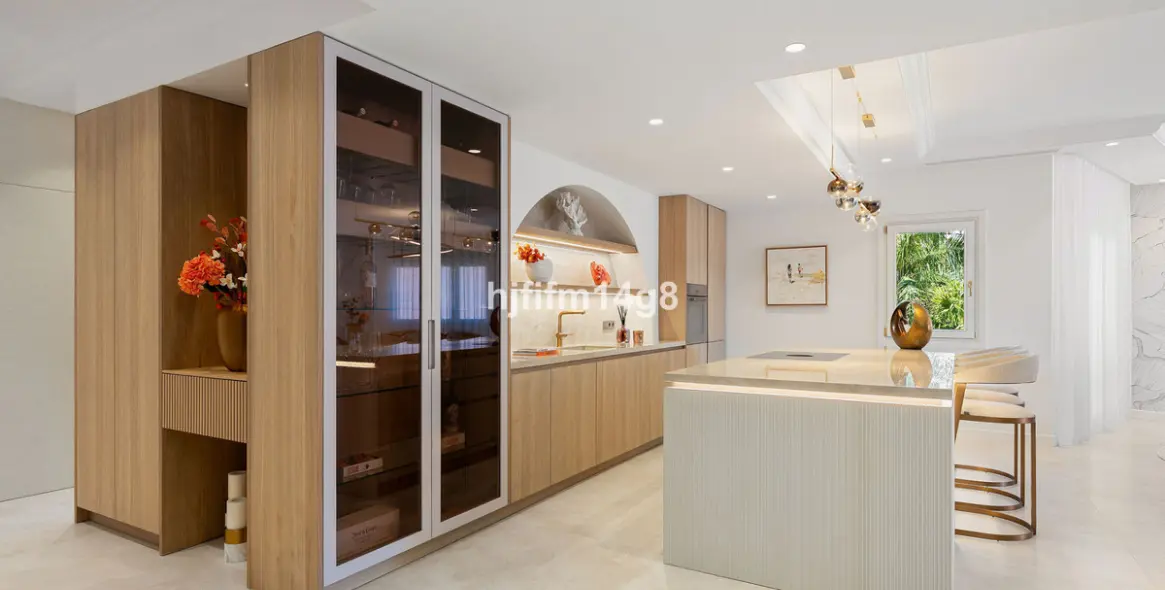 Продажа двухуровневого пентхауса в Estepona 7