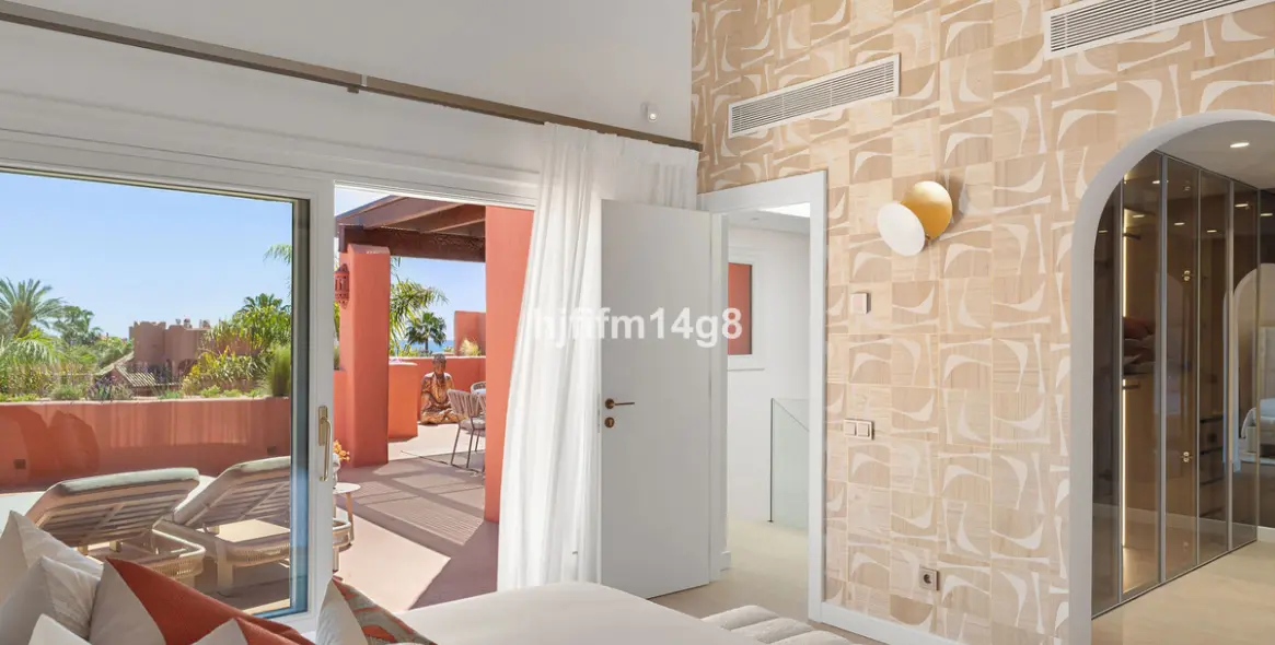 Продажа двухуровневого пентхауса в Estepona 9