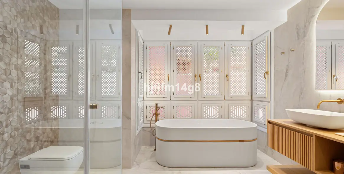 Продажа двухуровневого пентхауса в Estepona 10