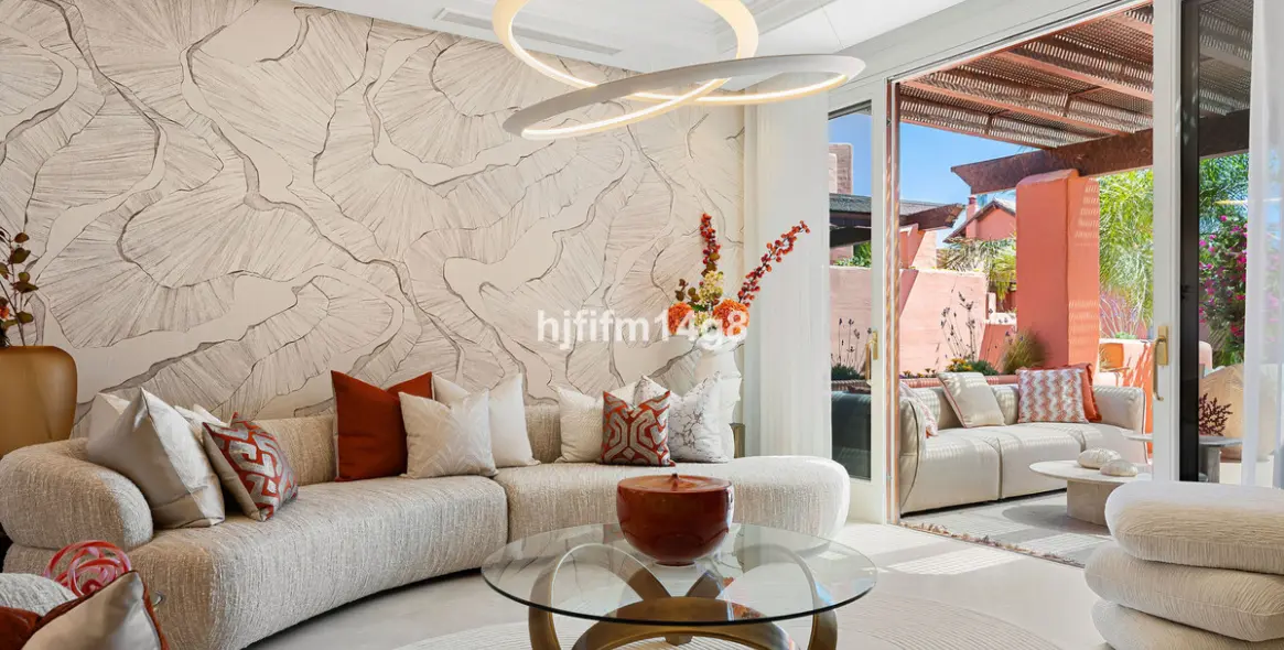 Продажа двухуровневого пентхауса в Estepona 17