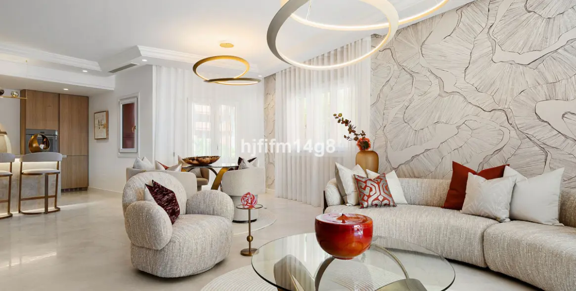 Продажа двухуровневого пентхауса в Estepona 18