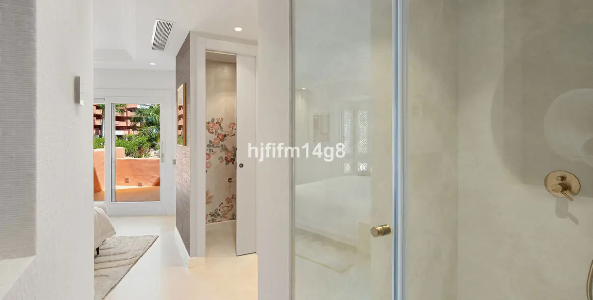 Продажа двухуровневого пентхауса в Estepona 24