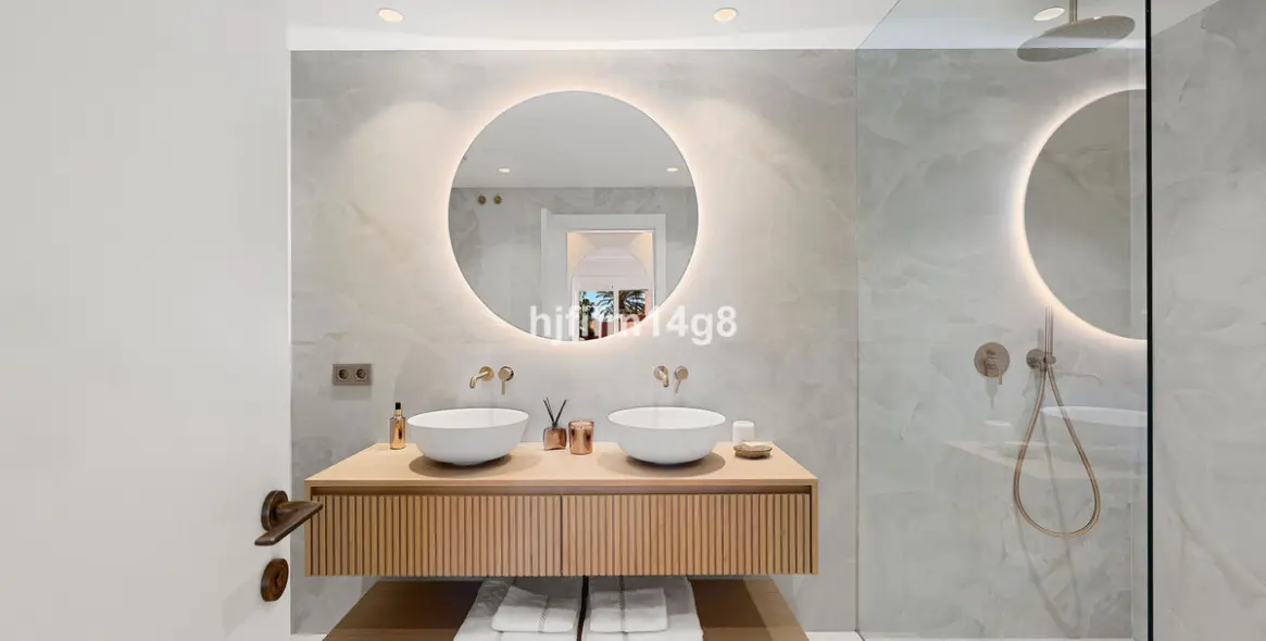 Продажа двухуровневого пентхауса в Estepona 28