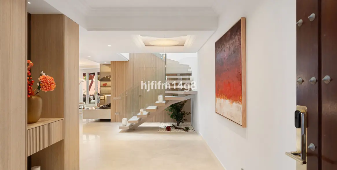 Продажа двухуровневого пентхауса в Estepona 29