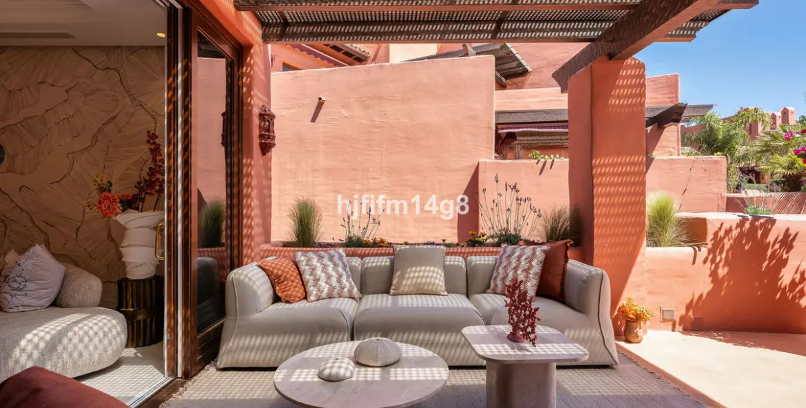 Продажа двухуровневого пентхауса в Estepona 34