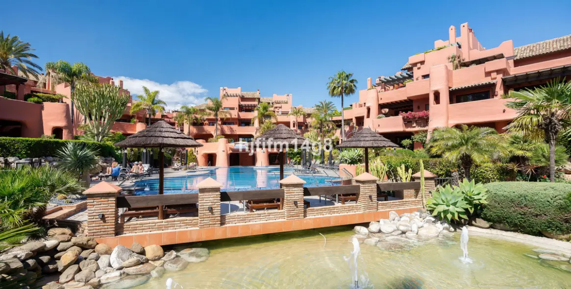 Продажа двухуровневого пентхауса в Estepona 46