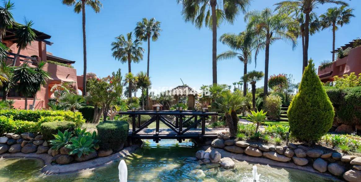 Продажа двухуровневого пентхауса в Estepona 48