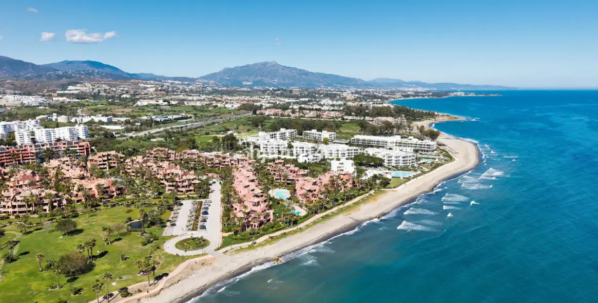 Продажа двухуровневого пентхауса в Estepona 56