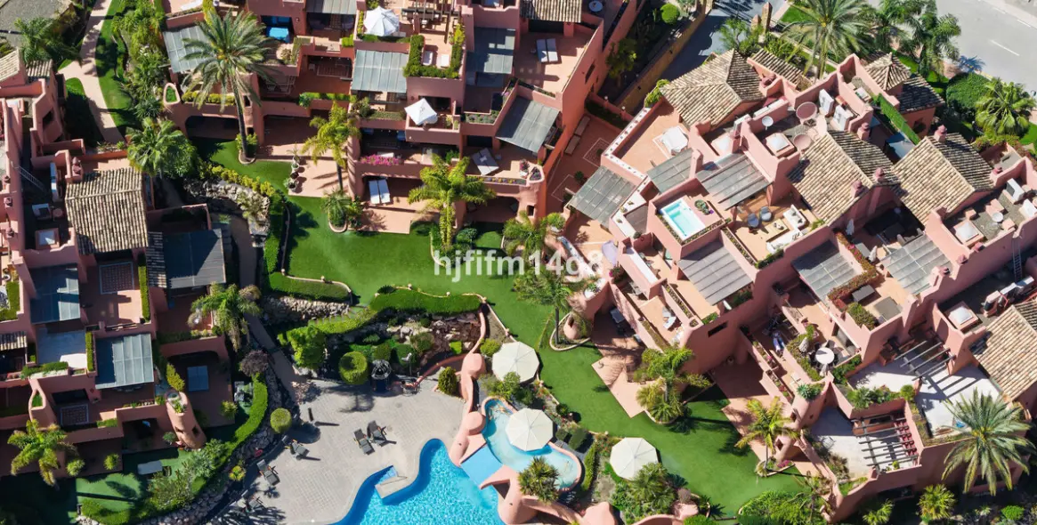 Продажа двухуровневого пентхауса в Estepona 64