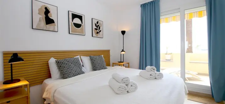 Short-term rent of middle floor apartment in Estepona 4