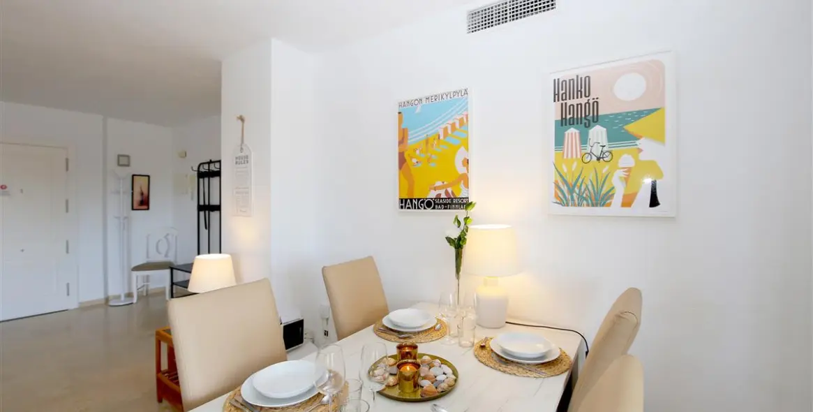 Short-term rent of middle floor apartment in Estepona 14