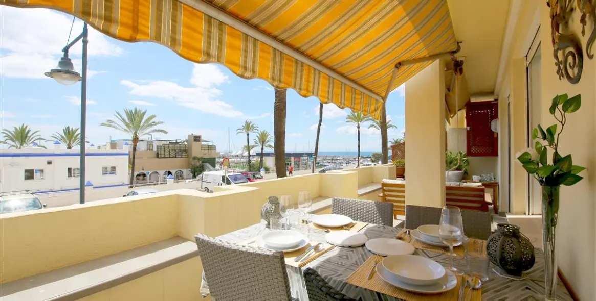 Short-term rent of middle floor apartment in Estepona 17