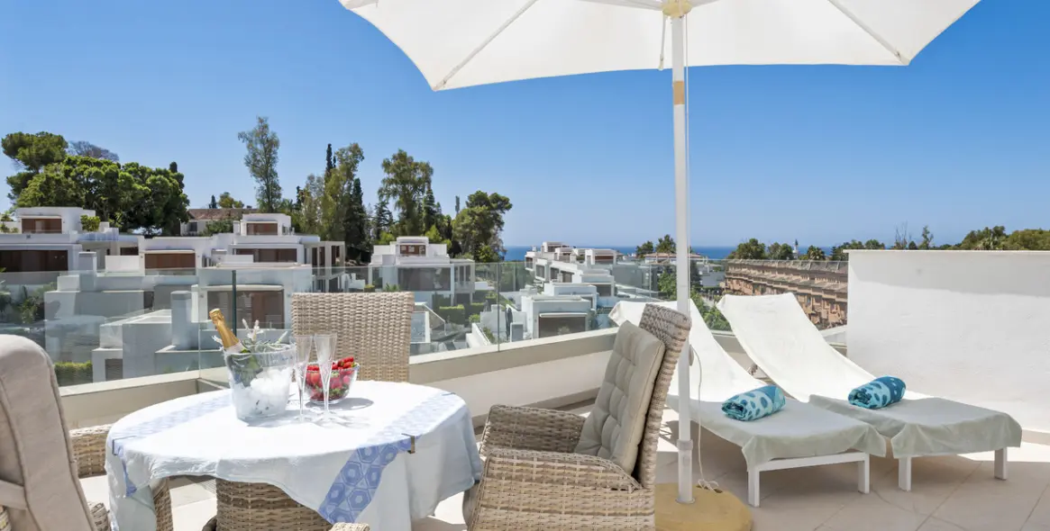 Alquiler a largo plazo de casa pareada en The Golden Mile 1