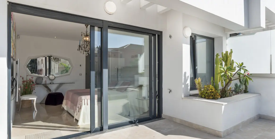 Alquiler a largo plazo de casa pareada en The Golden Mile 13