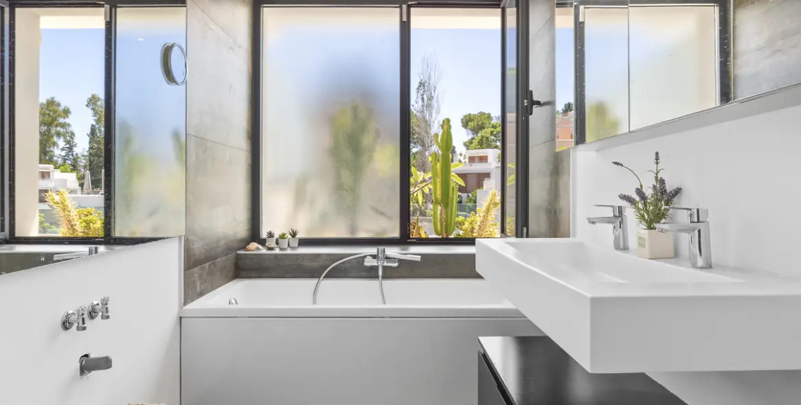 Alquiler a largo plazo de casa pareada en The Golden Mile 14