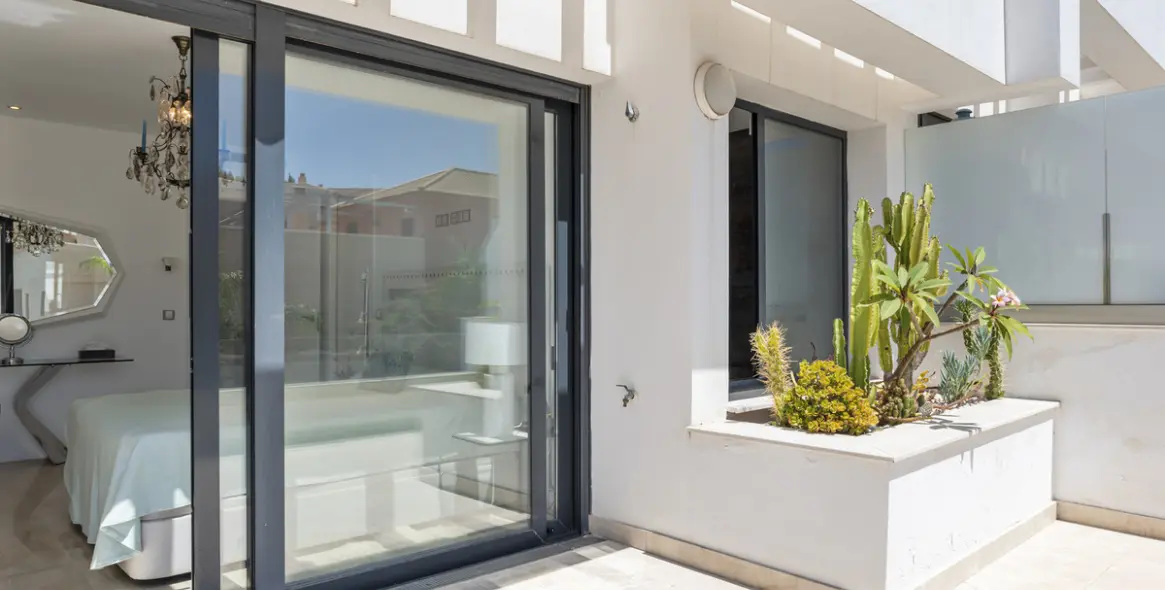 Alquiler a largo plazo de casa pareada en The Golden Mile 15