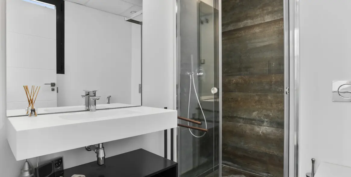 Alquiler a largo plazo de casa pareada en The Golden Mile 17