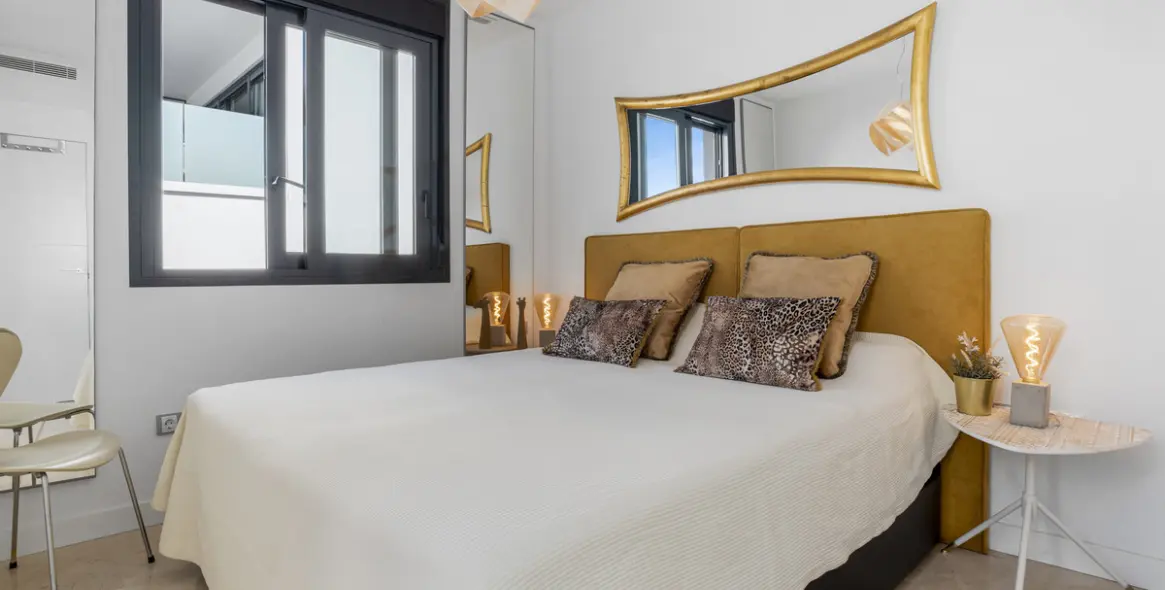 Alquiler a largo plazo de casa pareada en The Golden Mile 18