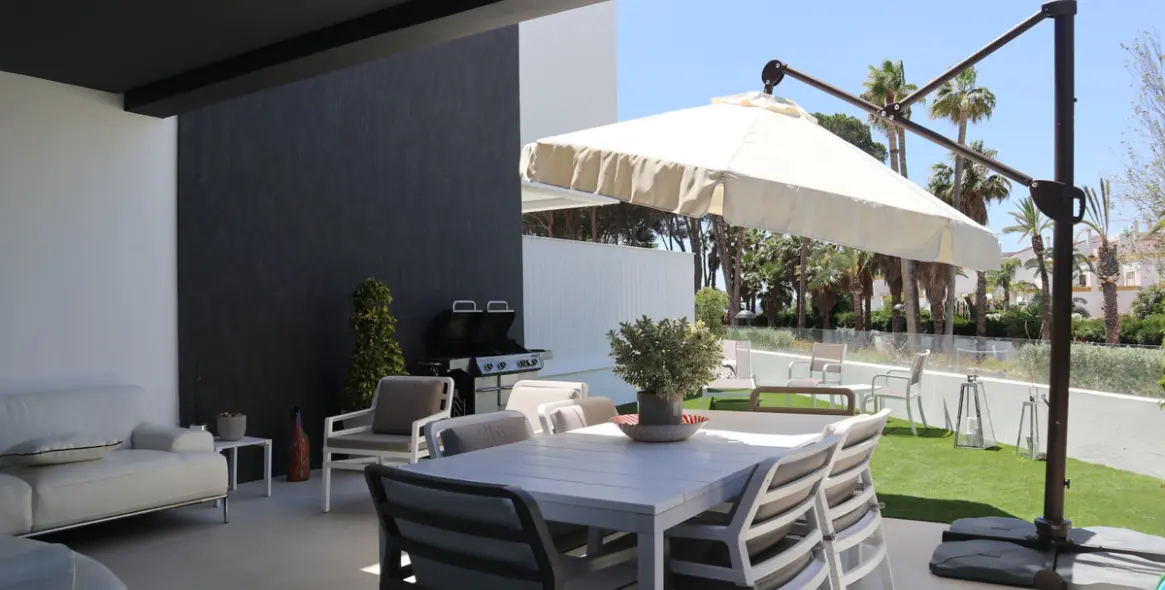 Alquiler a largo plazo de casa pareada en Estepona 19