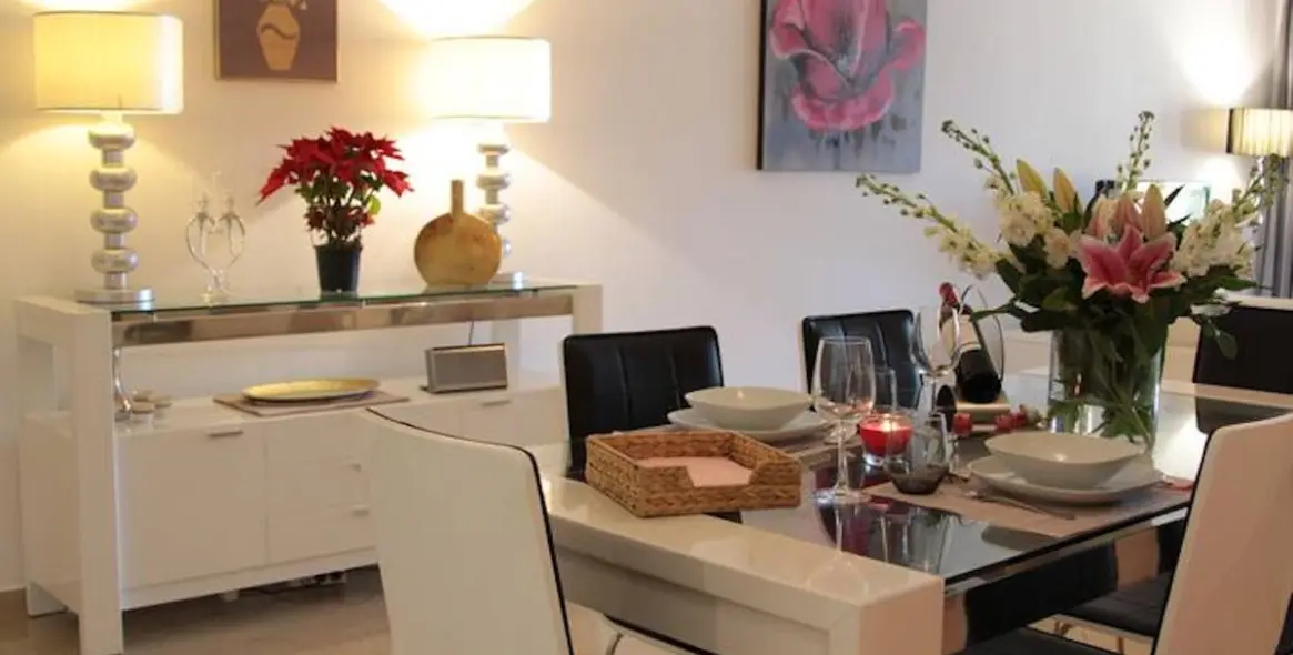 Venta de apartamento en planta baja en Estepona 2