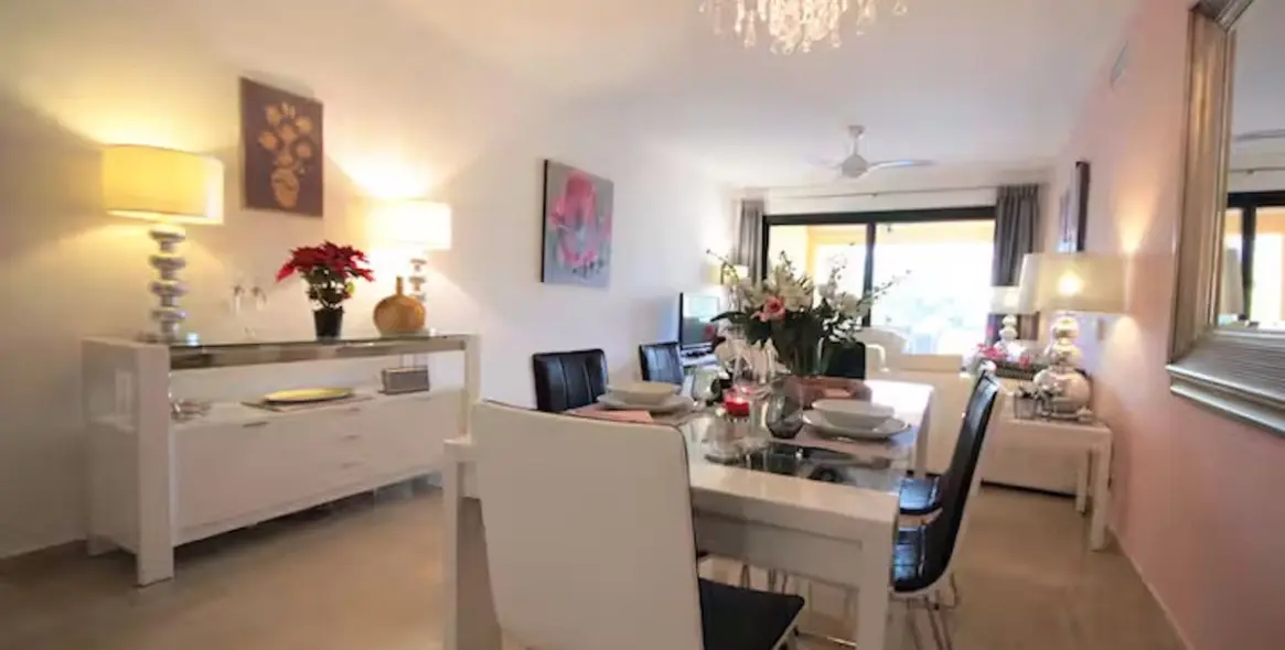 Venta de apartamento en planta baja en Estepona 3
