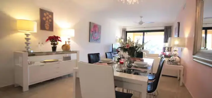 Venta de apartamento en planta baja en Estepona 2