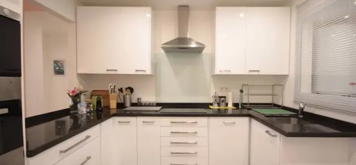 Venta de apartamento en planta baja en Estepona 3