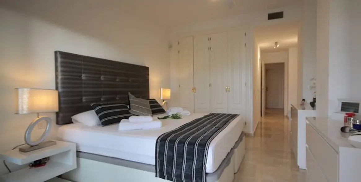 Venta de apartamento en planta baja en Estepona 6