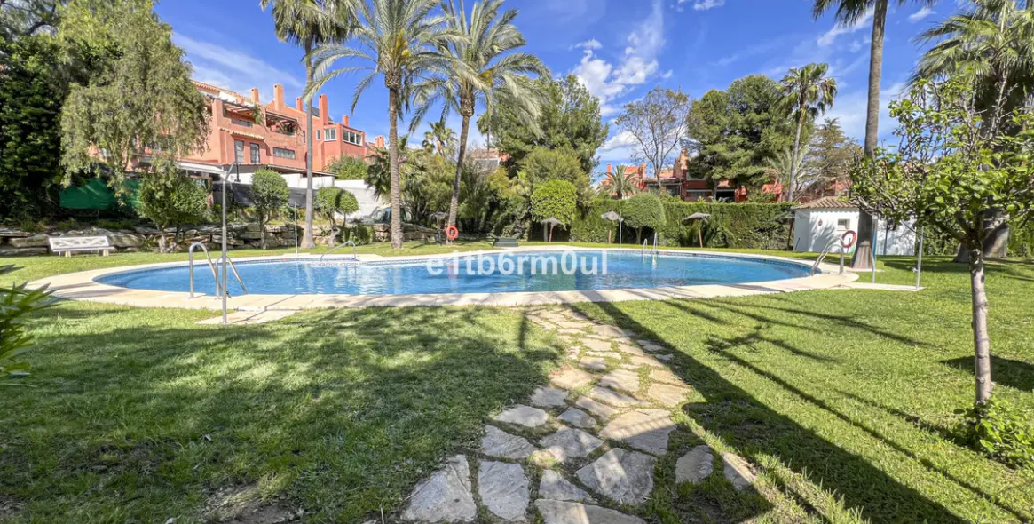 Venta de apartamento en planta baja en Marbella 1