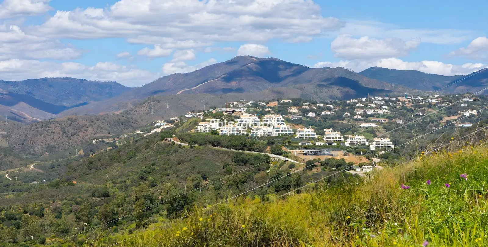 Sale of ground floor apartment in Benahavís 8