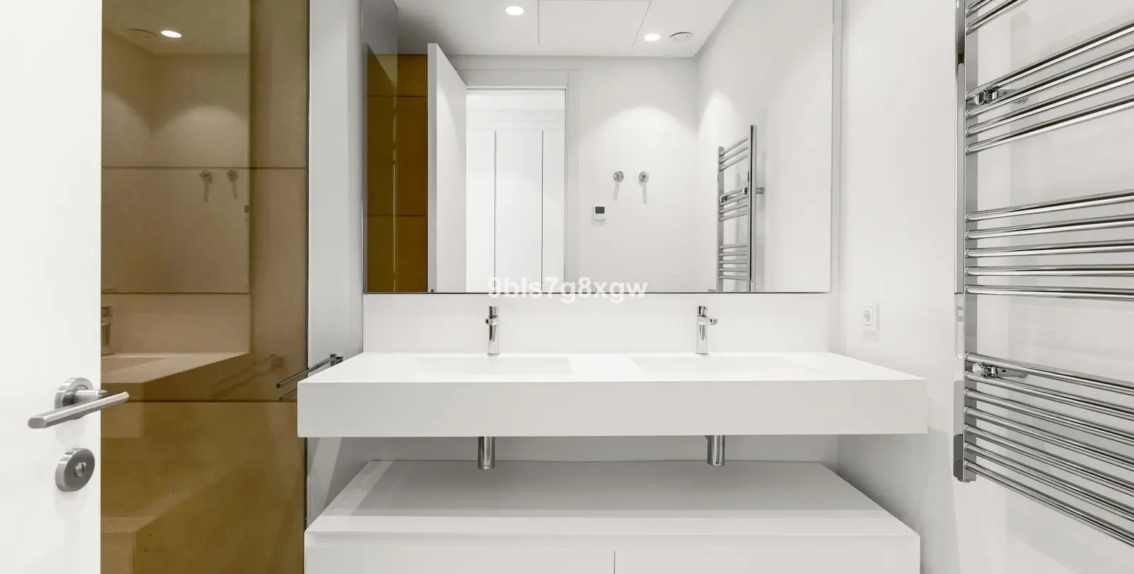 Sale of ground floor apartment in Benahavís 27