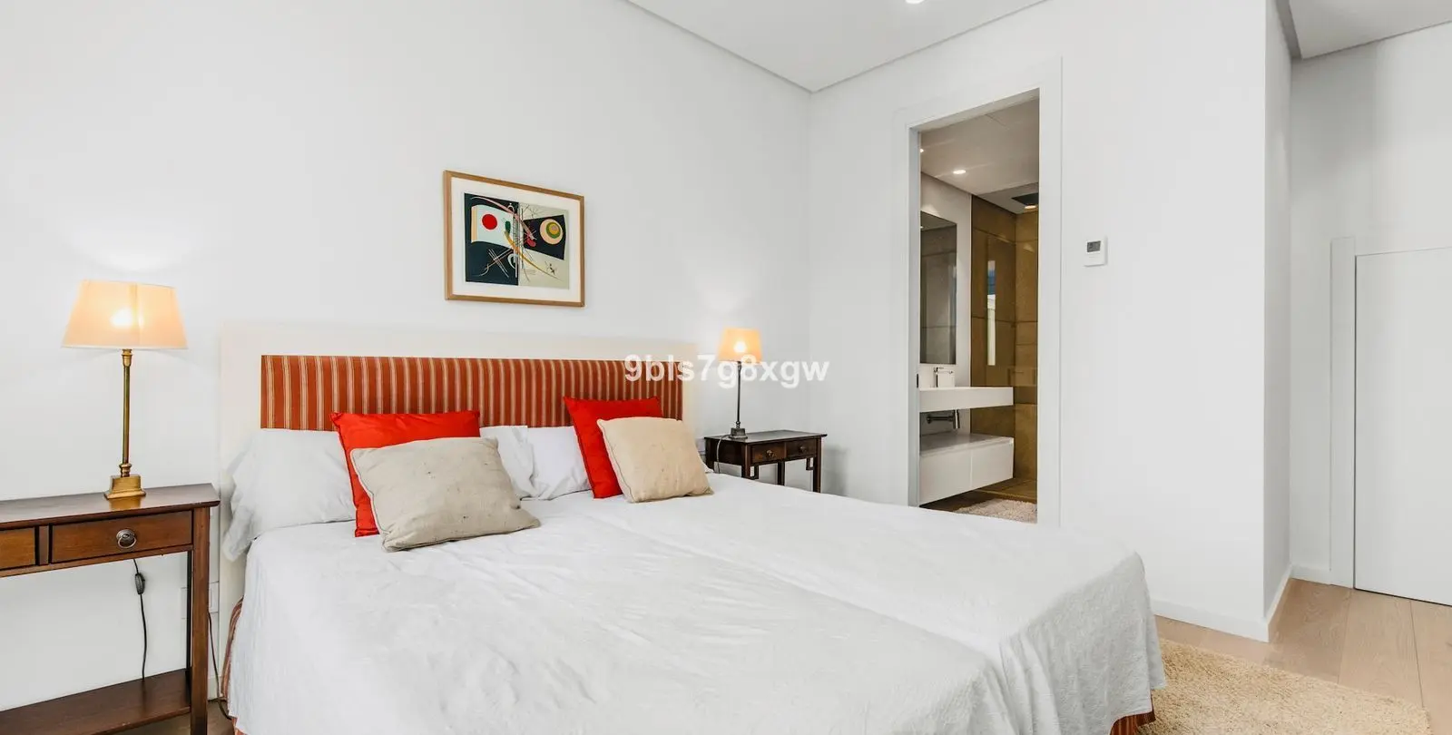 Sale of ground floor apartment in Benahavís 29