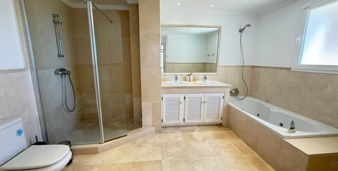 Venta de adosado en Benahavís 25